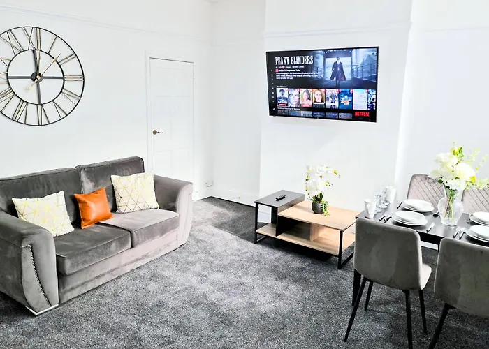 Burnley Terraced House By Bevolve - Free Parking 3