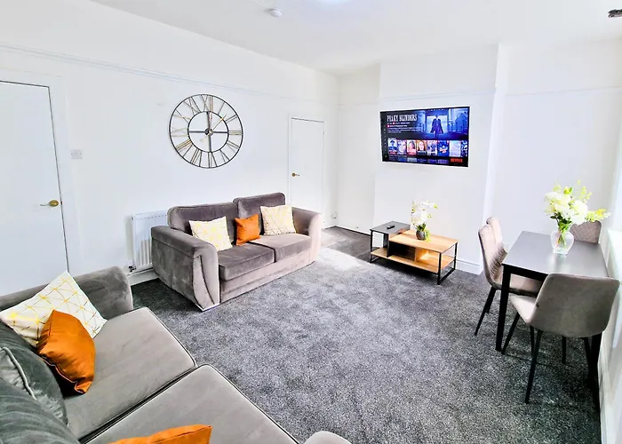 Burnley Terraced House By Bevolve - Free Parking 3