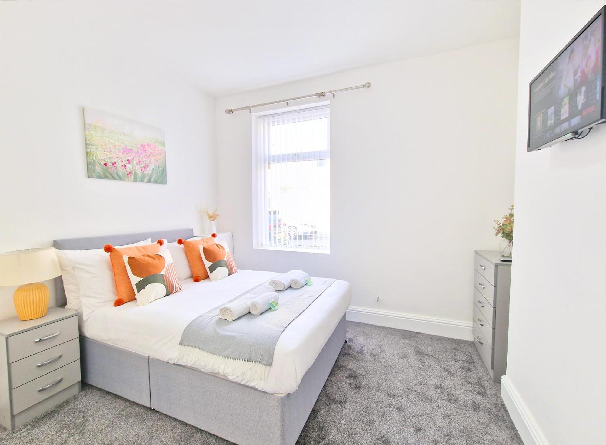 Terraced House By Bevolve - Free Parking 3