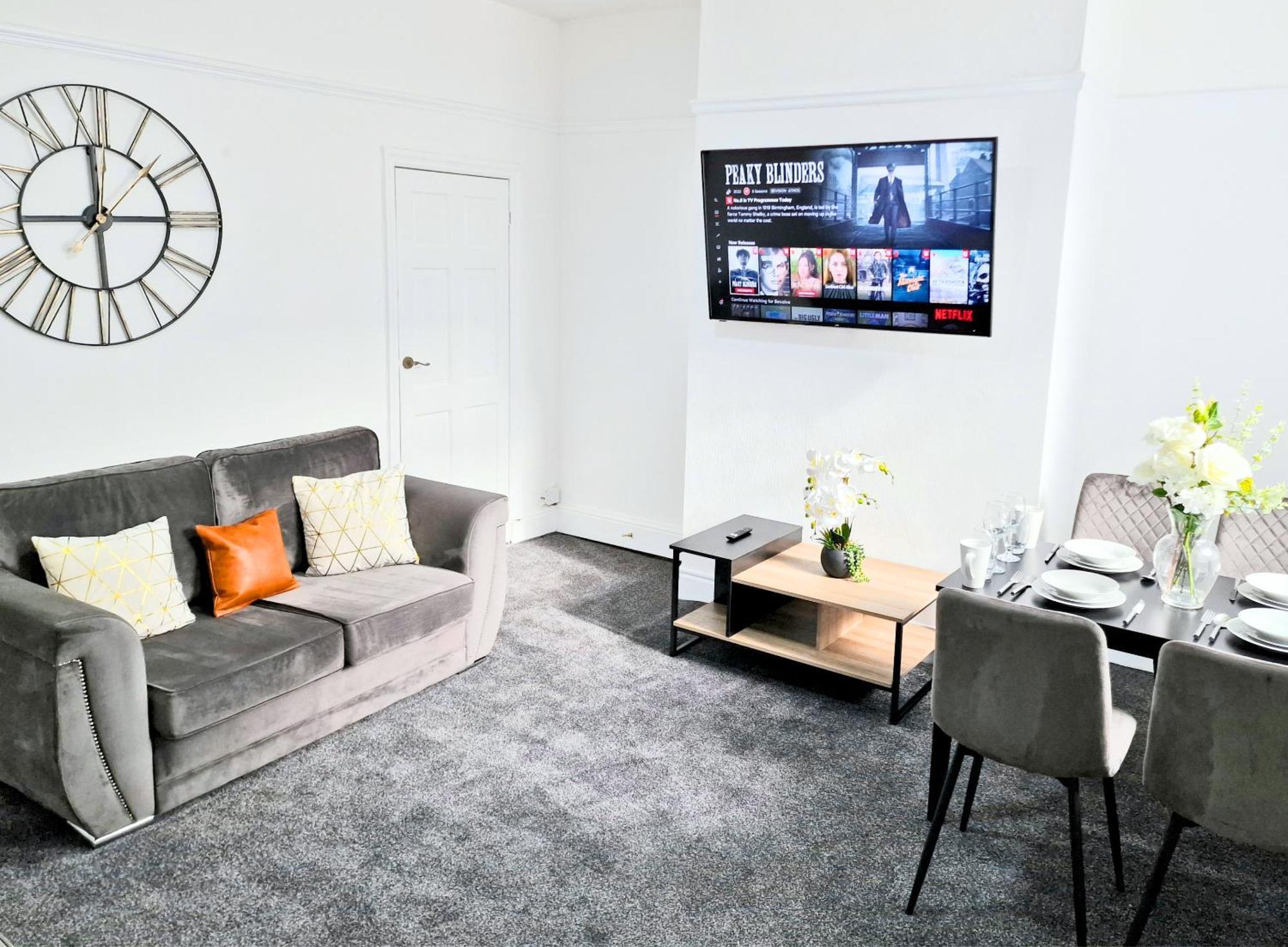 Terraced House By Bevolve - Free Parking 3 * Burnley